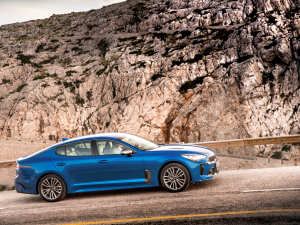 Kia Stinger - micro blue design